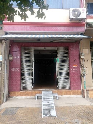 Hình ảnh 4x15m, 4 tầng, 4PN, 3WC. MT Lạc Long Quân, P5, Q11. Giá 20 triệu/tháng