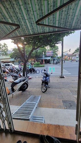 Hình ảnh 4x15m, 4 tầng, 4PN, 3WC. MT Lạc Long Quân, P5, Q11. Giá 20 triệu/tháng