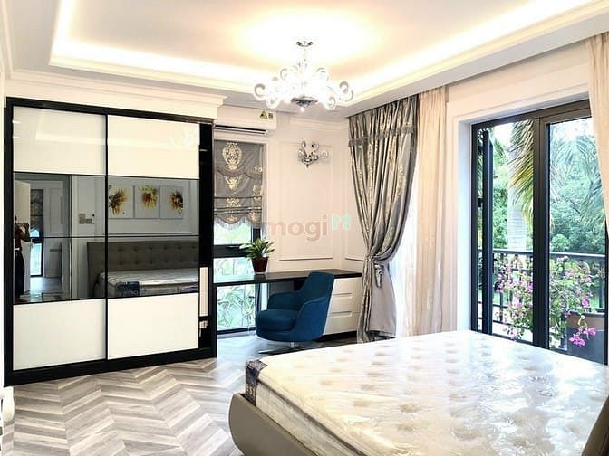 Hình ảnh Cho thuê Biệt thự đơn lập 300m2, có hồ bơi, 5PN ngay Phú mỹ hưng, Q.7