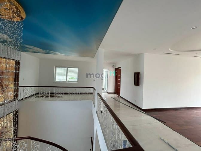 Hình ảnh Cho thuê Biệt thự đơn lập 300m2, có hồ bơi, 5PN ngay Phú mỹ hưng, Q.7