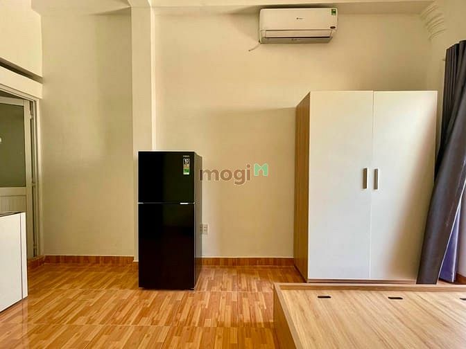 Hình ảnh Cho thuê phòng đầy đủ nội thất - Balcon và cửa sổ trời