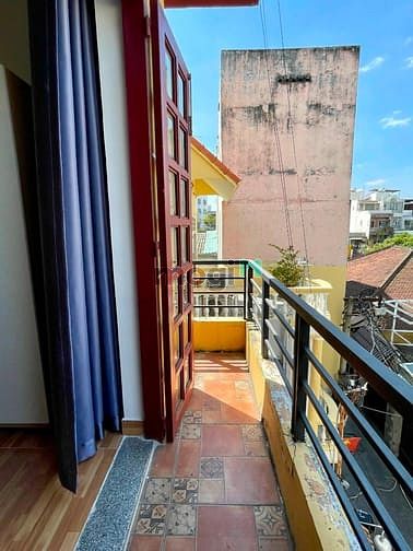 Hình ảnh Cho thuê phòng đầy đủ nội thất - Balcon và cửa sổ trời