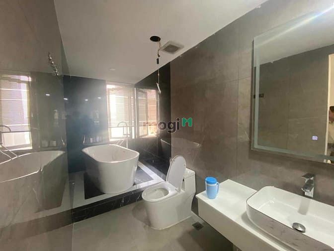 Hình ảnh Hàng hiếm nhà Quang Trung, Hiệp Phú, Q9, 110m2, 4 tầng, ngang 5m3.