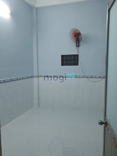 Hình ảnh Nhà hẻm 4m cho thuê 5mx13m 3 phòng ngủ Lê Đình Cẩn, Bình Tân