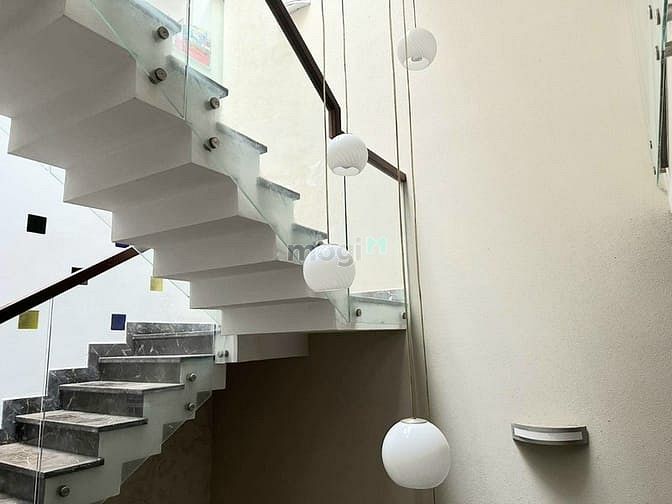 Hình ảnh Bán nhà HXH gần MT Nguyễn Đình Chiểu, Q.3, 132m2, 4L, 24.9 tỷ