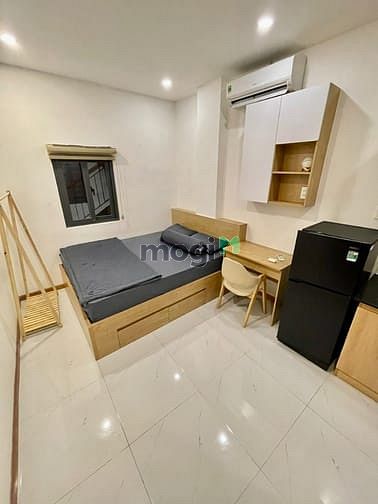 Hình ảnh Cho thuê CHdV full nội thất gần ngã 4 Hàng Xanh