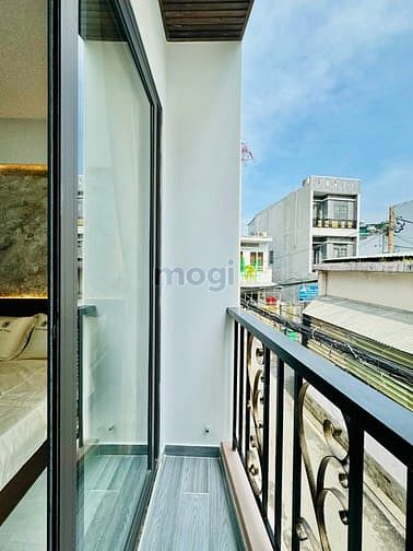 Hình ảnh Đủ công năng hẻm xe hơi chỉ hơn 3 tỷ