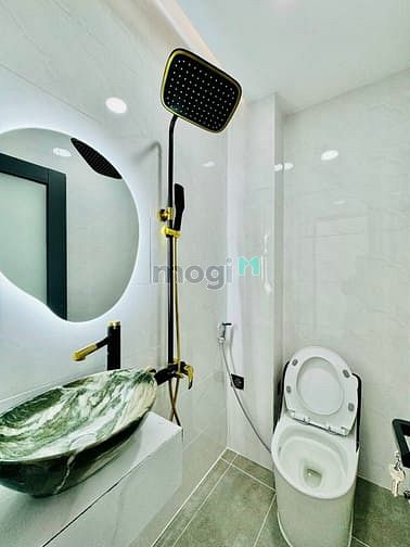 Hình ảnh Đủ công năng hẻm xe hơi chỉ hơn 3 tỷ