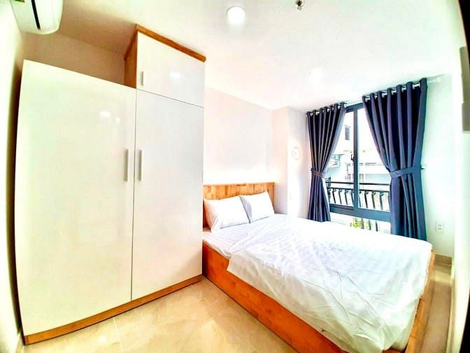 Hình ảnh Trống sẵn 1PN Q3 2 cửa sổ lớn thang máy FULL nội thất trường sa