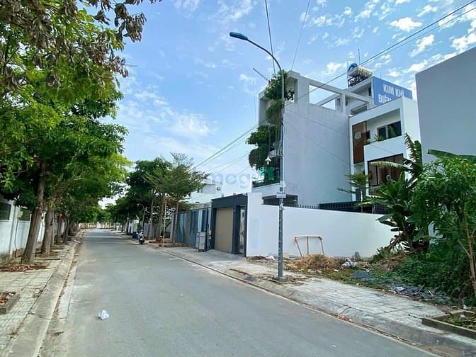 Hình ảnh Bán lô đất đẹp Cạnh kdc Đông Tăng Long Q9.dt:182m2