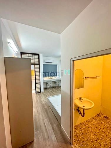 Hình ảnh Cho thuê phòng studio có ban công ngay Mạc Đỉnh Chi, Q1