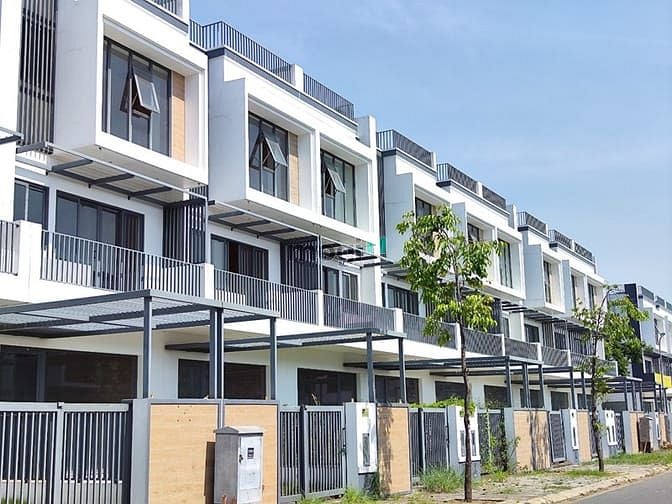 Hình ảnh Cho thuê nhà mặt tiền KĐT Đông Tăng Long 200m2 giá 4tr/tháng