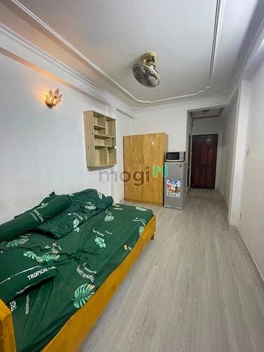 Hình ảnh Cho thuê studio có ban công ngay Cô Bắc, Q1