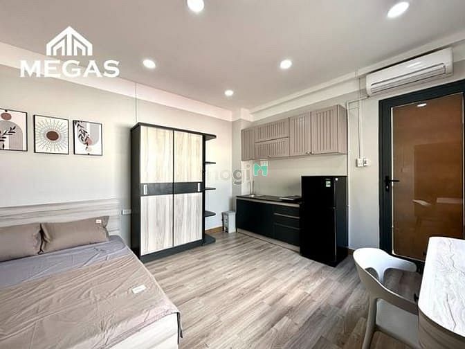 Hình ảnh Căn Hộ Studio Ban Công 30m2, Nội Thất Đầy Đủ ngay VinCom Phan Văn Trị