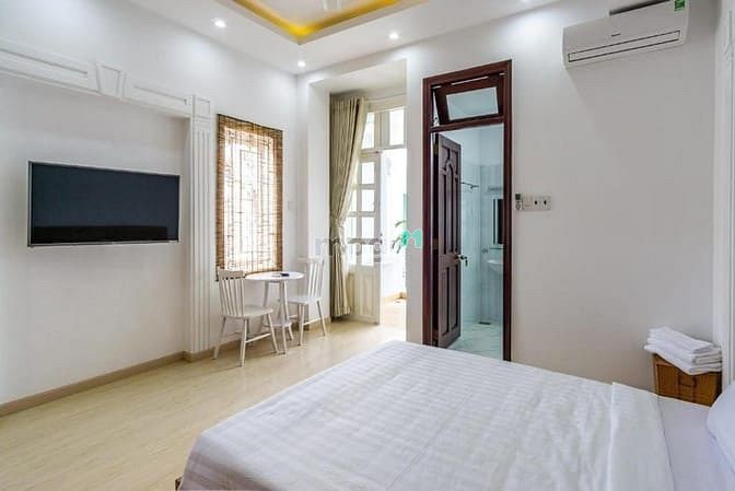 Hình ảnh CHO THUÊ CHDV Q1 Tòa nhà Thang máy