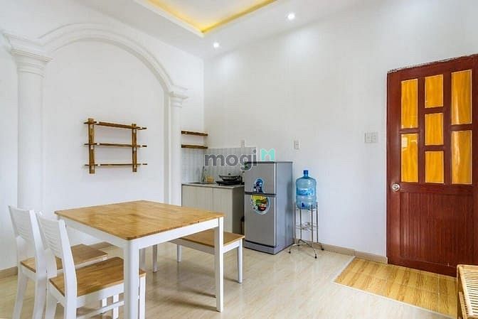 Hình ảnh CHO THUÊ CHDV Q1 Tòa nhà Thang máy