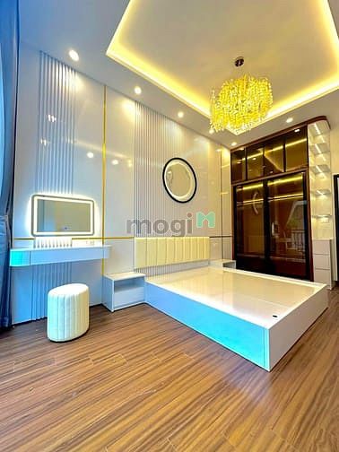 Hình ảnh 13.2 tỷ _ đường láng _ oto vào nhà _ thang máy