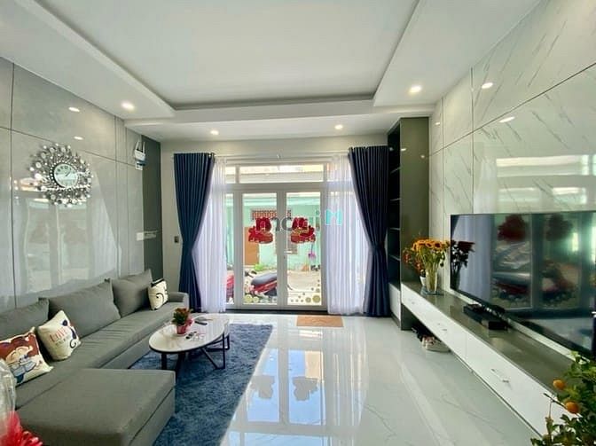 Hình ảnh Nhà 4 tầng 4,6*10,2 nhỉnh 6tỷ khu tên lửa