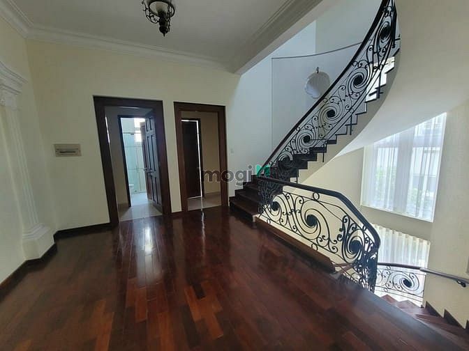 Hình ảnh Siêu hiếm!Biệt thự Thảo Điền 480m2, 7PN, 8WC có nội thất chỉ 95tr/th