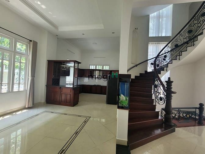 Hình ảnh Siêu hiếm!Biệt thự Thảo Điền 480m2, 7PN, 8WC có nội thất chỉ 95tr/th