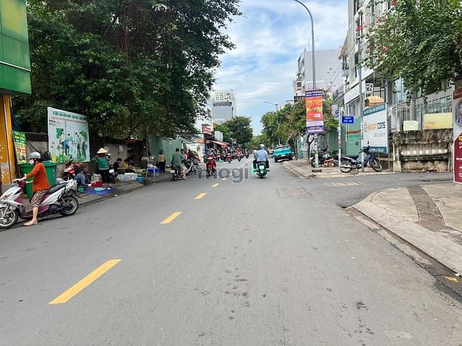 Hình ảnh Bán đất đường Quốc Hương, Thảo Điền Quận 2. 105m2 (4x26) 11 tỷ. HXH