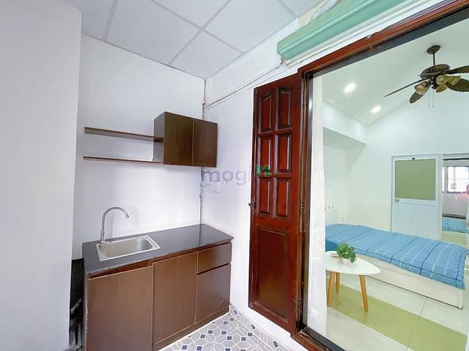 Hình ảnh Cho thuê 1PN tách bếp ngay cách mạng tháng 8, Q1
