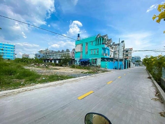 Hình ảnh Đất mặt tiền thạnh lộc q12 lô góc 2735m2 chỉ 86 tỷ