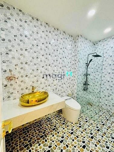 Hình ảnh Cho thuê toà nhà mới đẹp phường tân định , Quận 1.