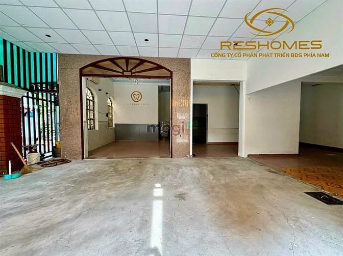 Hình ảnh Cho thuê mặt bằng góc 2 mặt tiền 12 mét ngay chợ Lý Văn Sâm.