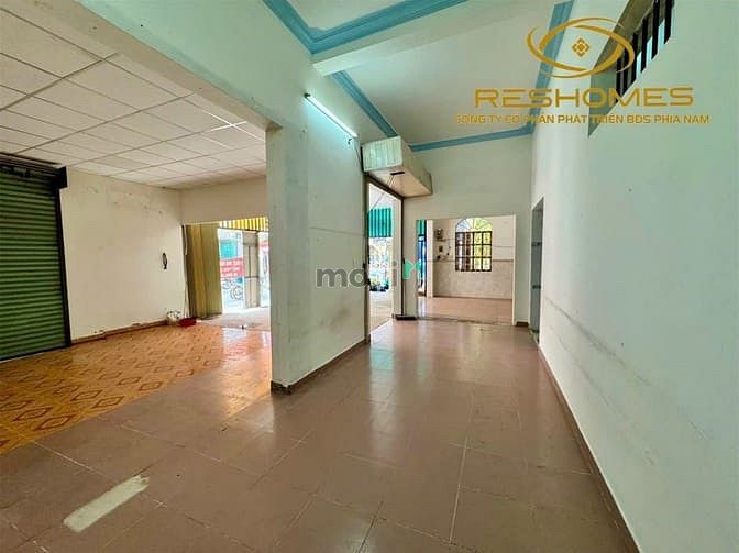 Hình ảnh Cho thuê mặt bằng góc 2 mặt tiền 12 mét ngay chợ Lý Văn Sâm.