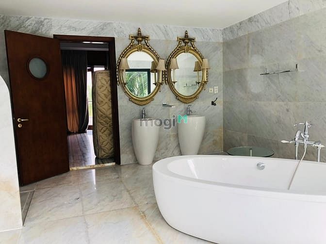 Hình ảnh Cho thuê Biệt thự Compound Riviera 600m2 góc 2MT khu an ninh tuyệt đối