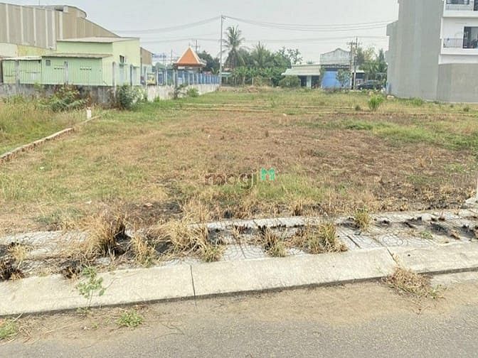 Hình ảnh Bán Gấp Đất Nền 87m² Đường Hoàng Phan Thái xã Bình Chánh Chỉ 830 Triệu