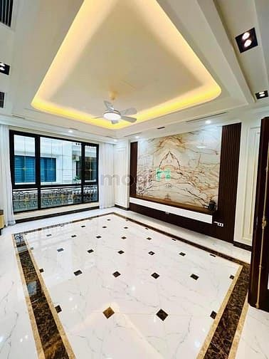 Hình ảnh Ngõ 603 Phố Lạc Long Quân, Lô Góc,7 Tầng Thang Máy,Đi Bộ Ra Oto