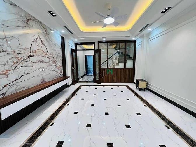 Hình ảnh Ngõ 603 Phố Lạc Long Quân, Lô Góc,7 Tầng Thang Máy,Đi Bộ Ra Oto