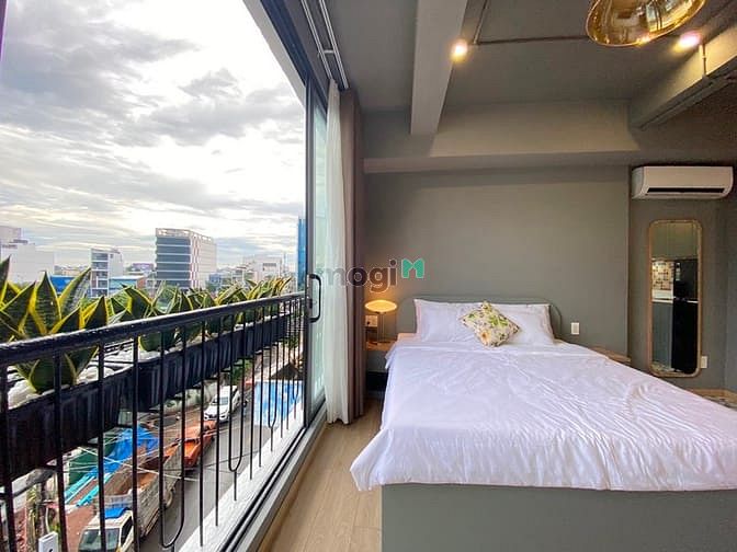 Hình ảnh Studio thiết kế phong cách sang chảnh cửa sổ lớn Tân Bình