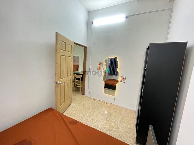 Hình ảnh Cho Thuê Căn Hộ 2PN Full Nội Thất Gần Chợ Hoàng Hoa Thám , Tân Bình