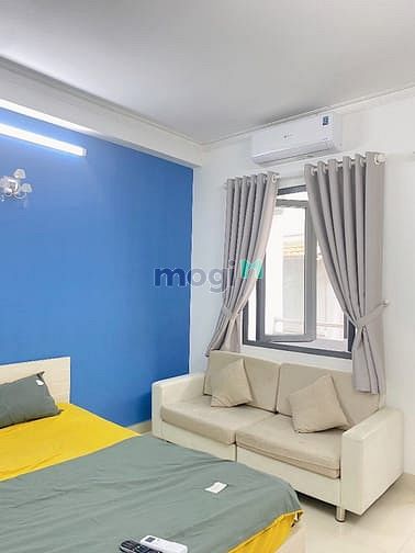 Hình ảnh Cho thuê Studio 40m2 có ban công Quận 1 gần cầu Calmette