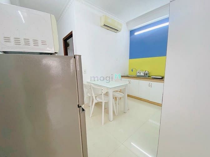Hình ảnh Cho thuê Studio 40m2 có ban công Quận 1 gần cầu Calmette