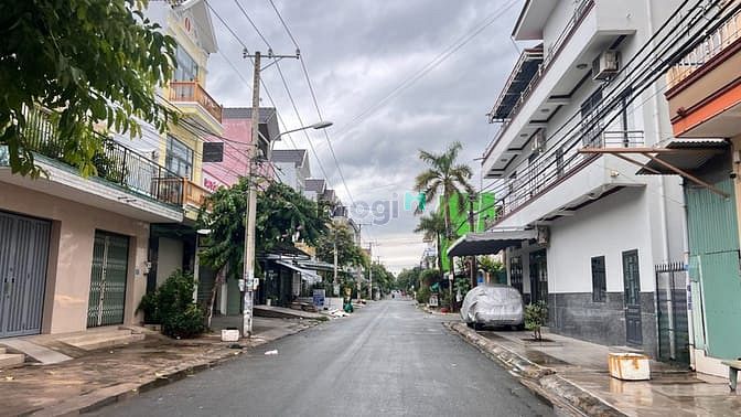 Hình ảnh Duy nhất 1 lô hướng Đông mặt tiền D4 nối dài E6 khu dân cư Bửu Long!