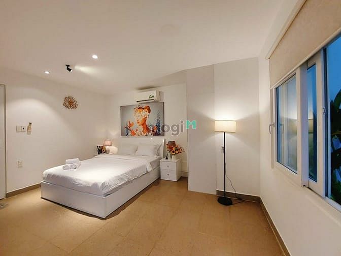 Hình ảnh Cho thuê Penthouse 2PN có sân vườn siêu đẹp Q1
