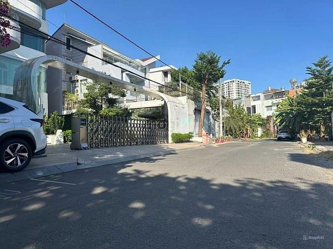 Hình ảnh Lô Đất Siêu Vị Trí Trần Não 10x30 Đẹp Vuông Vứt GPXD:Hầm+6 Tầng