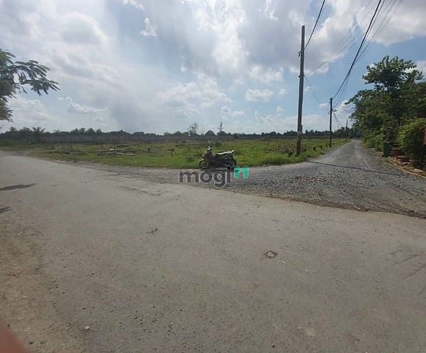 Hình ảnh Bán gấp lô đất 15.000m2,85x180m,Giá 9TR/M2 TL,Long Phước Q.9 Đối diện