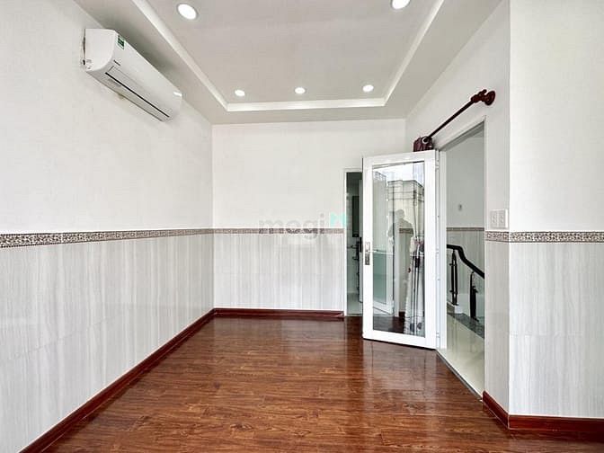 Hình ảnh NHÀ SIÊU ĐẸP ngay trung tâm Quận 10