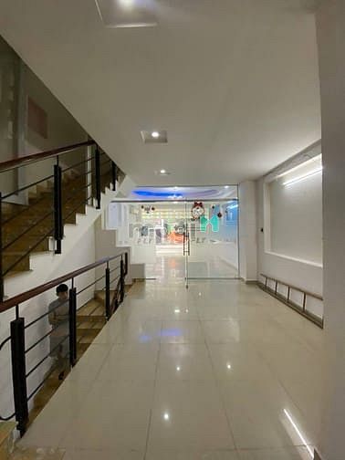 Hình ảnh Cho Thuê Nhà Mặt Tiền Hát Giang, P2, Q. Tân Bình - DTSD 800m2 + 5 Lầu