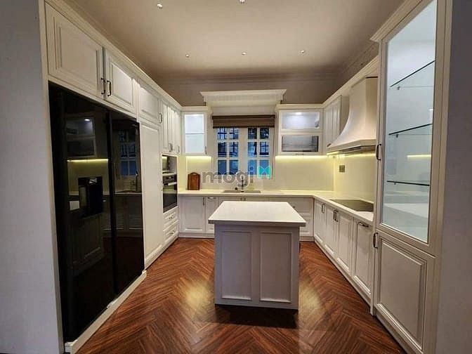 Hình ảnh Biệt thự Thảo Điền có hồ bơi, 20×25m2, 3 lầu giá 95tr