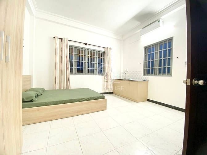 Hình ảnh Chính Chủ Cho Thuê Studio 2 Cửa Sổ Trời Rộng 30m2 Giá Rẻ
