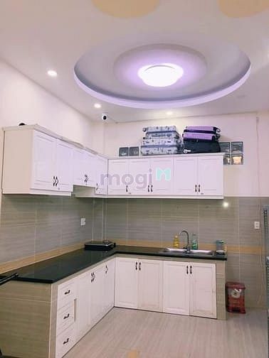 Hình ảnh Phòng full nôi thất cửa sổ thoáng mát