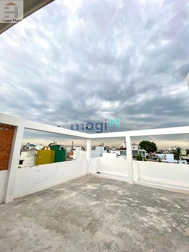 Hình ảnh Phòng mới xây, ban công, sẵn nội thất. Ngay VINCOM Phan Văn Trị