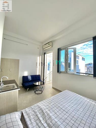 Hình ảnh Phòng mới xây, ban công, sẵn nội thất. Ngay VINCOM Phan Văn Trị
