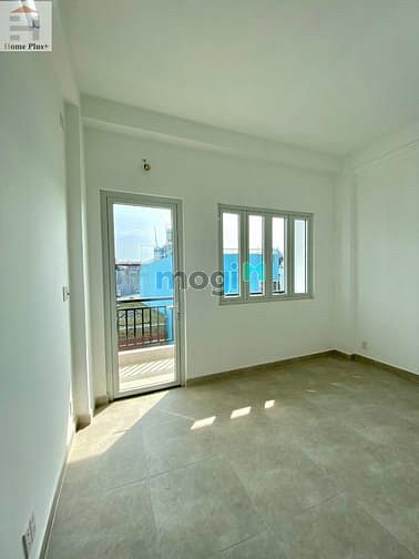Hình ảnh Phòng mới xây, ban công, sẵn nội thất. Ngay VINCOM Phan Văn Trị